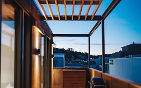 Beautiful Urban Apartment 4